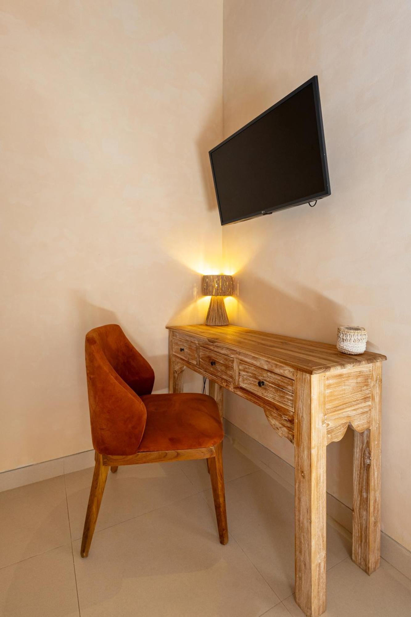 The Pink Joglo, A Cheerful 3Bdr Villa W/Pool And Rice-Field View. Dalung  Exteriör bild